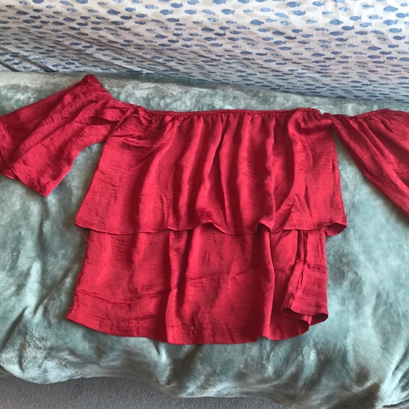 Satin red tube top with sleeves - Picture 1 of 1